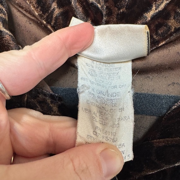 Kathie Lee Collection Leopard Print Velvet Top - Picture 6 of 8